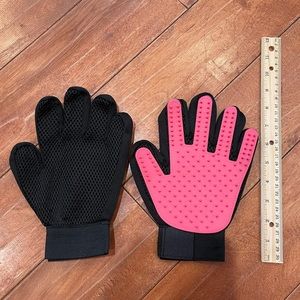 Grooming gloves.  Pink.